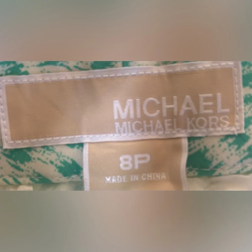 Michael Kors animal print skinny cropped woman’s pants Sz 8 P petite